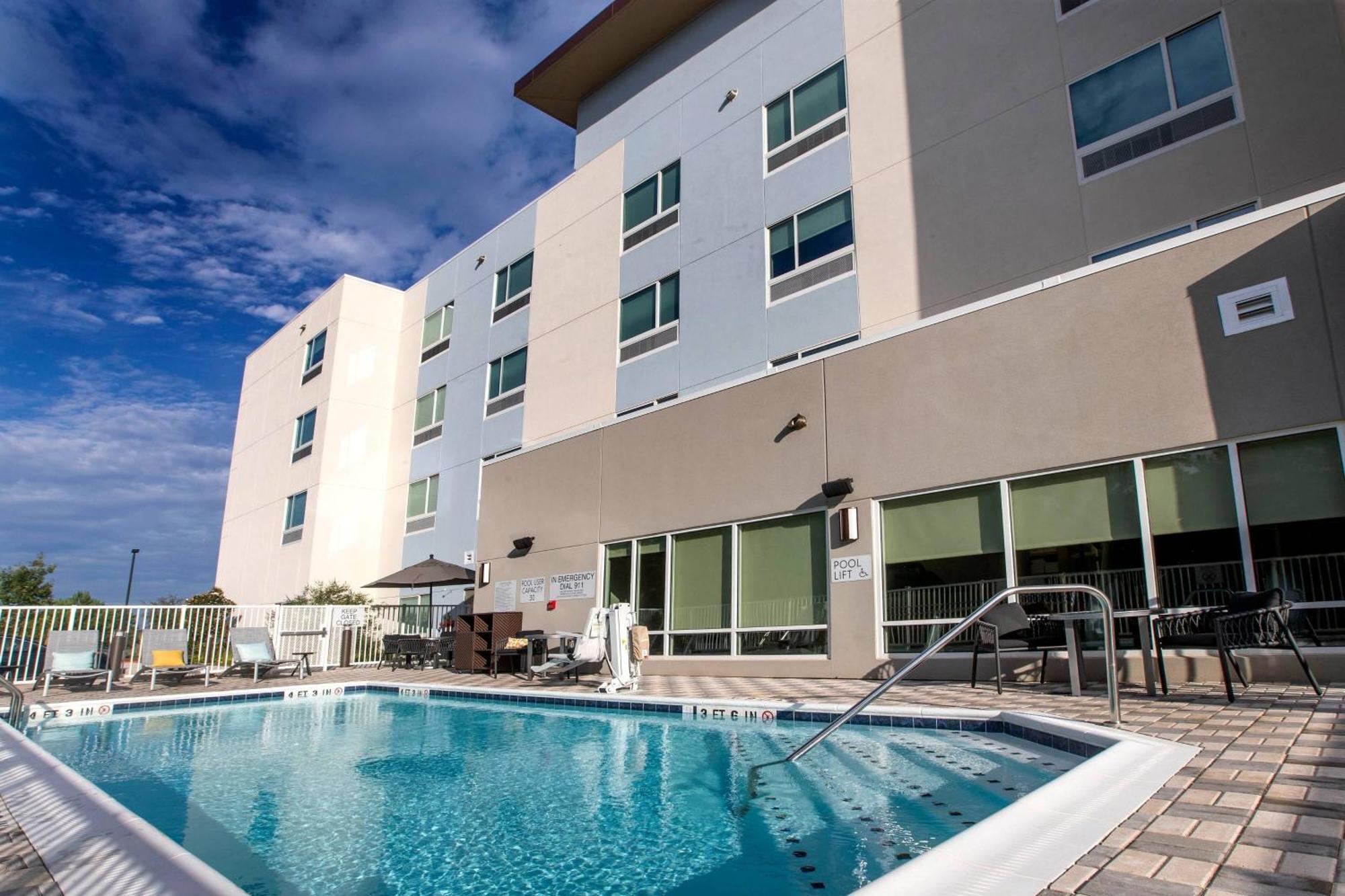 Towneplace Suites By Marriott コンロー エクステリア 写真