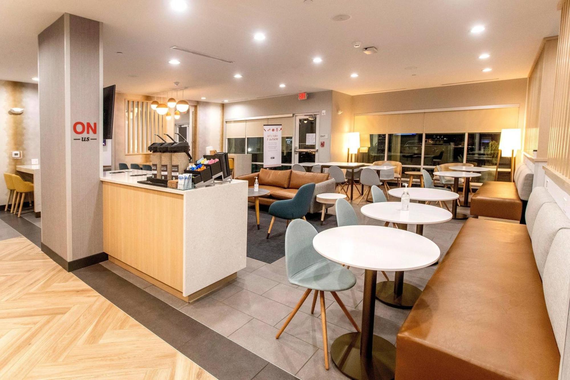 Towneplace Suites By Marriott コンロー エクステリア 写真